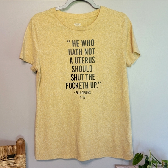 Unknown Tops - 🟠Women's Size L Yellow Crew Neck Graphic T-Shirt